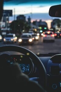 السائق الشخصي يقدم خدمات قيادة احترافية وآمنة